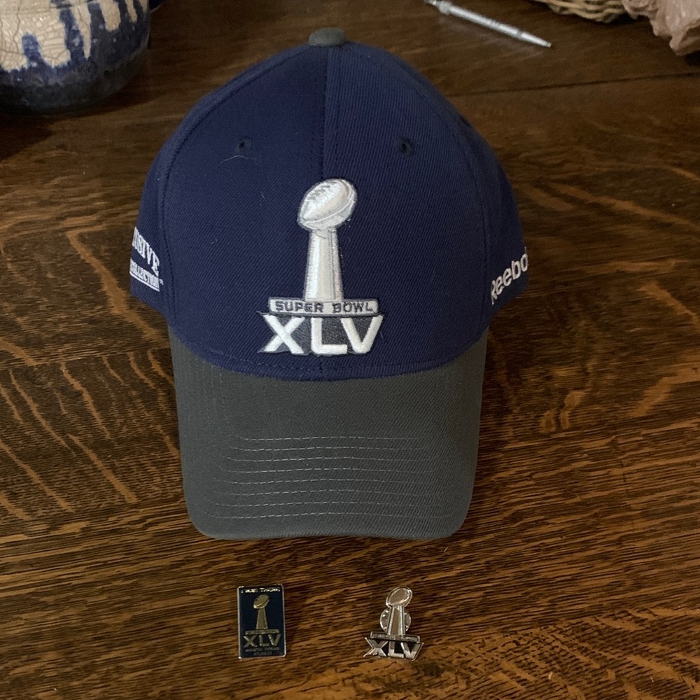 Reebok Navy and Gray Super Bowl XLV Hat w/ 2 Pins